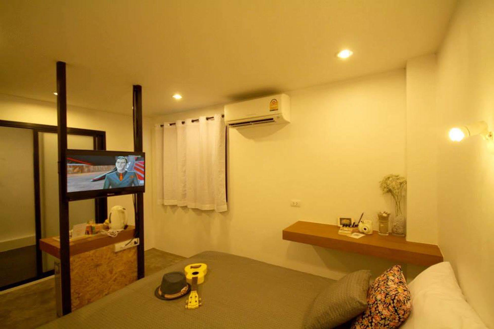 Mbed Phuket Hostel Ngoại thất bức ảnh