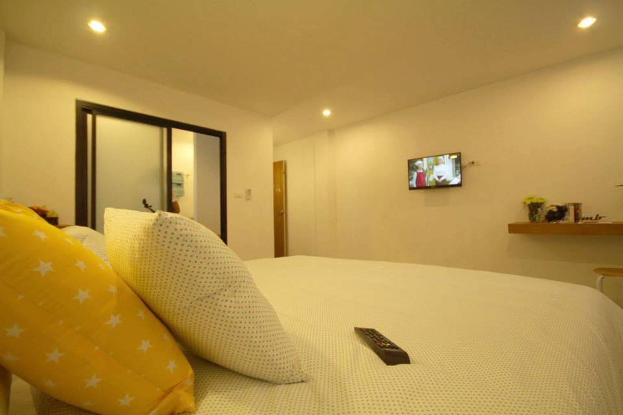 Mbed Phuket Hostel Ngoại thất bức ảnh